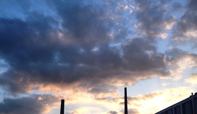 #Wolken und #Schornsteine in #Düsseldorf #Reisholz