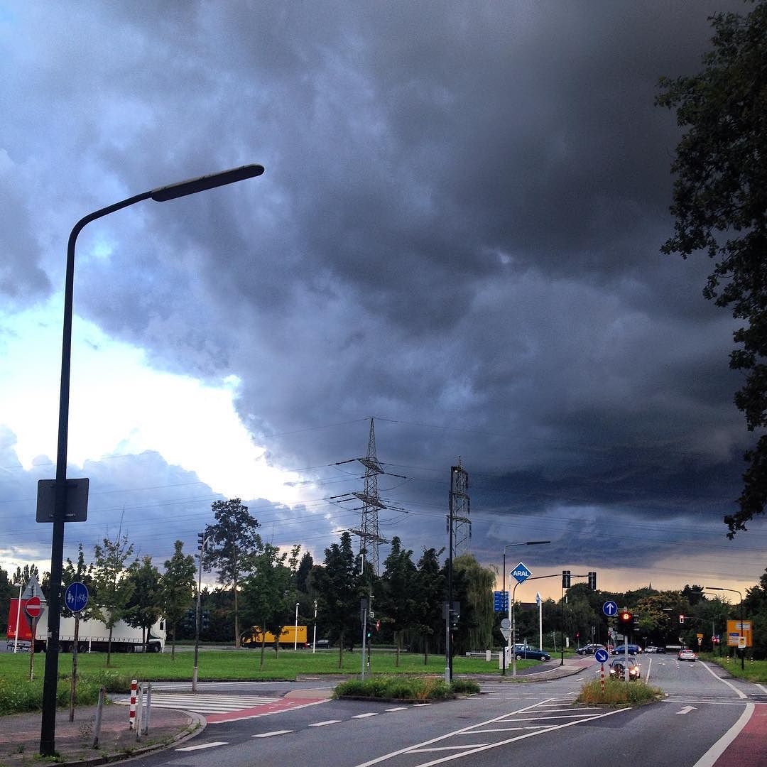 Die #Wolken über #Itter machen mich ein wenig skeptisch.