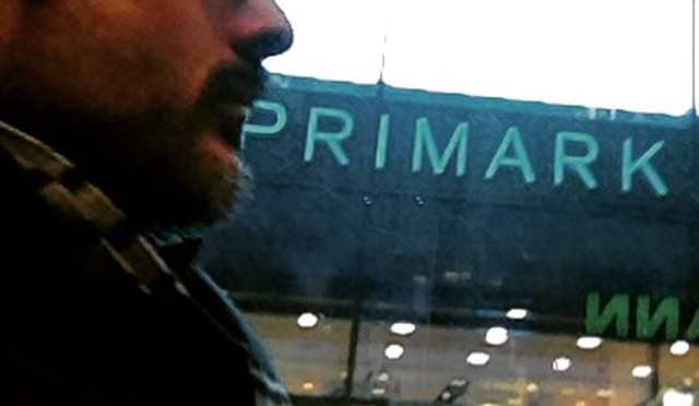 #Primark – #Strassenbahn – #Selfie Weil es peinlich ist.
